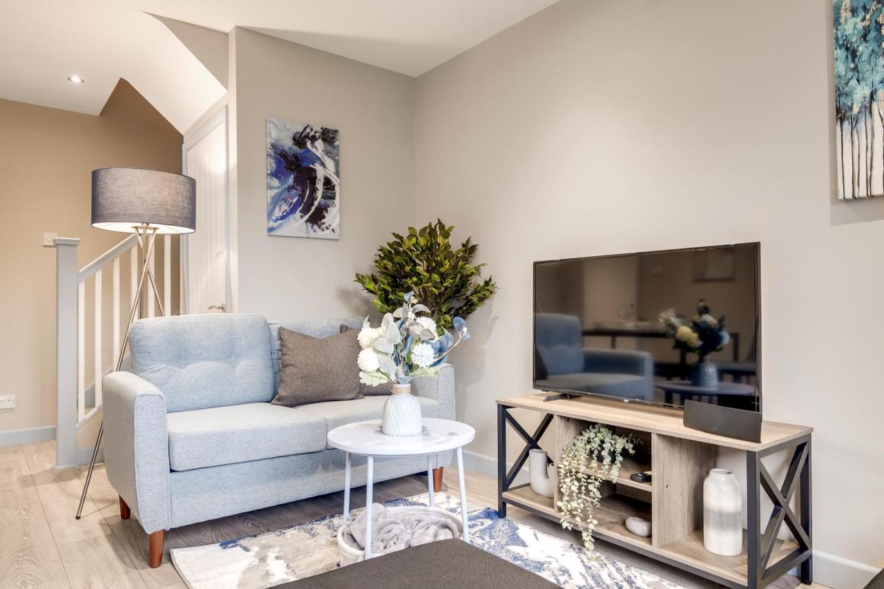 Mk 2-Bedroom Contractor'S Gem, 5 Beds, Sleeps 6, Free Parking Милтон-Кейнс Экстерьер фото