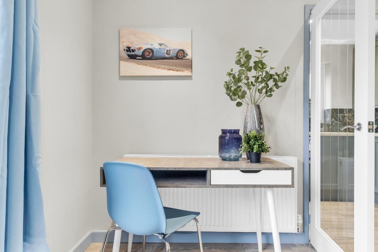 Mk 2-Bedroom Contractor'S Gem, 5 Beds, Sleeps 6, Free Parking Милтон-Кейнс Экстерьер фото