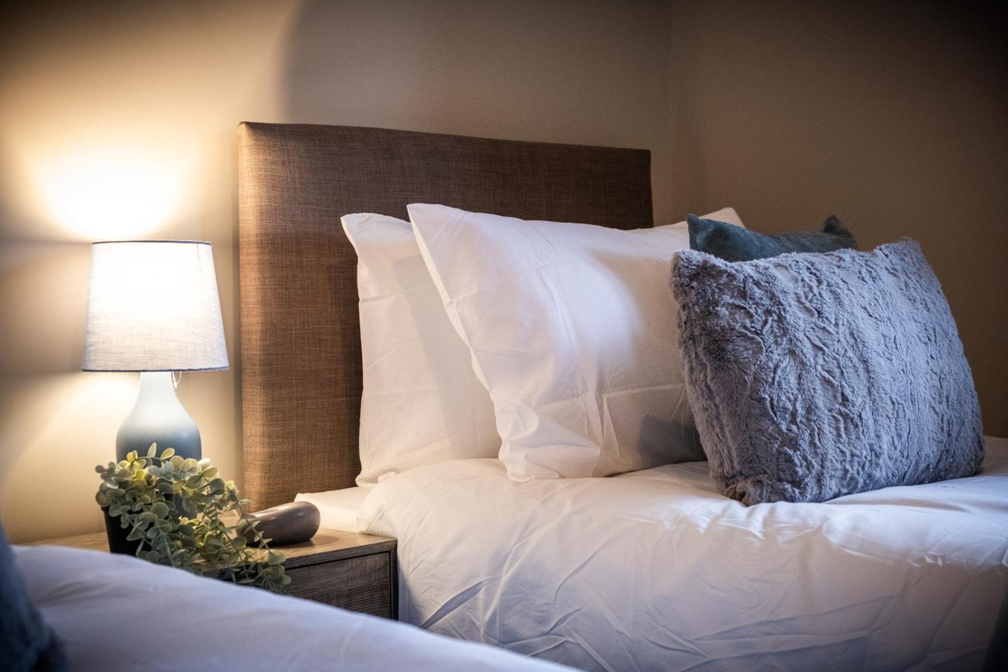 Mk 2-Bedroom Contractor'S Gem, 5 Beds, Sleeps 6, Free Parking Милтон-Кейнс Экстерьер фото