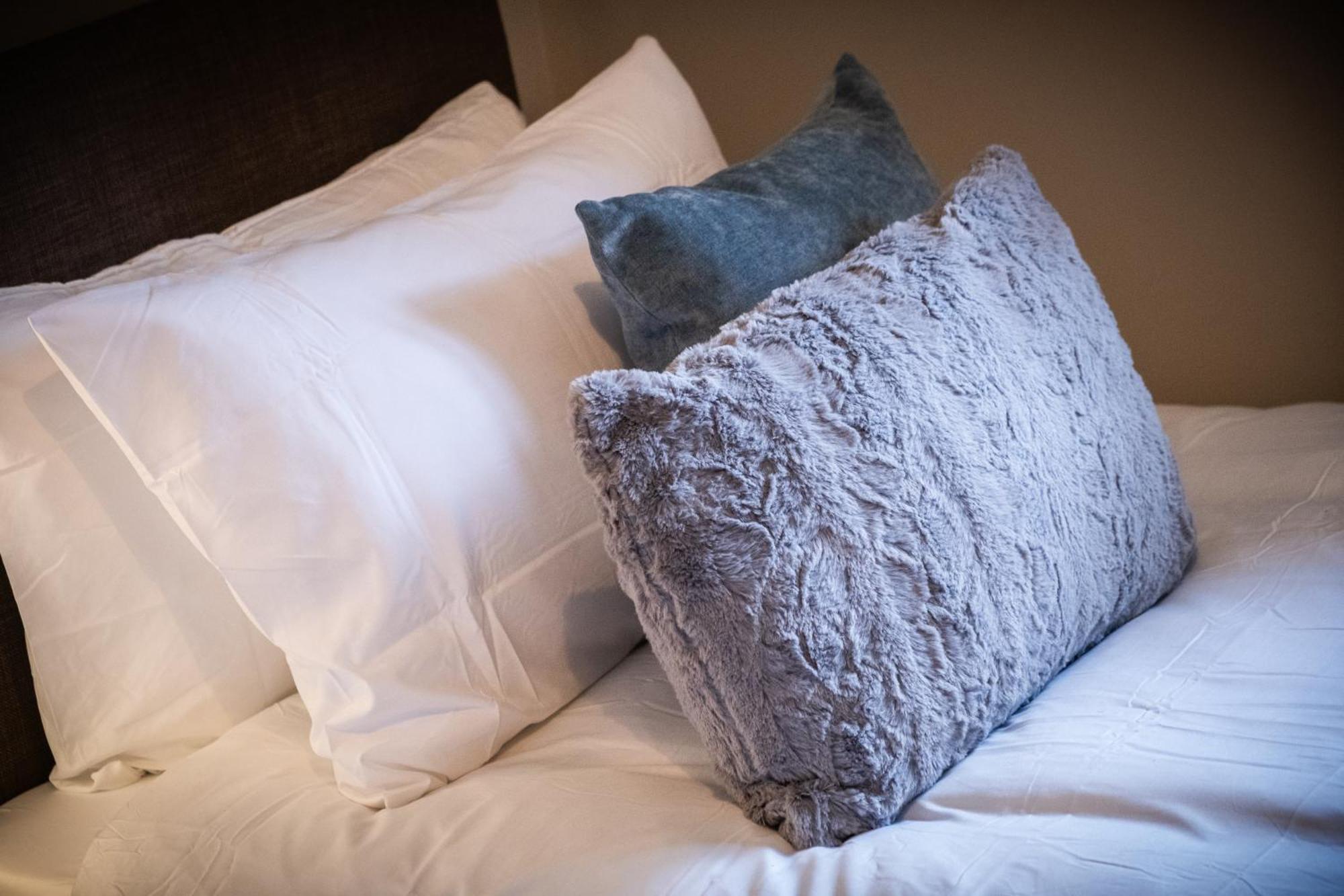 Mk 2-Bedroom Contractor'S Gem, 5 Beds, Sleeps 6, Free Parking Милтон-Кейнс Экстерьер фото