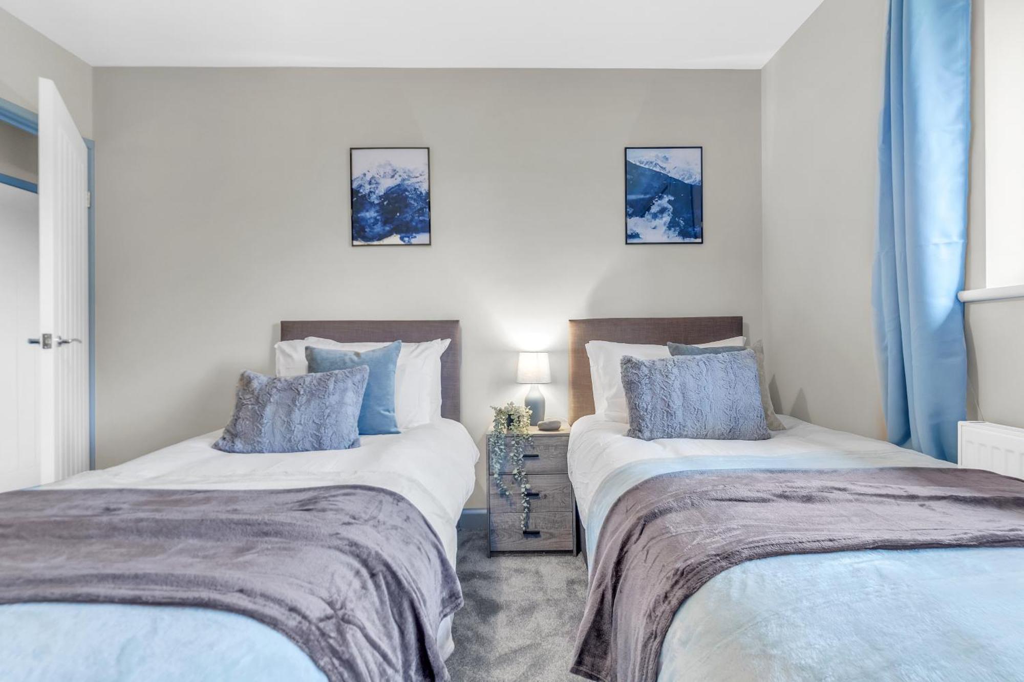 Mk 2-Bedroom Contractor'S Gem, 5 Beds, Sleeps 6, Free Parking Милтон-Кейнс Экстерьер фото