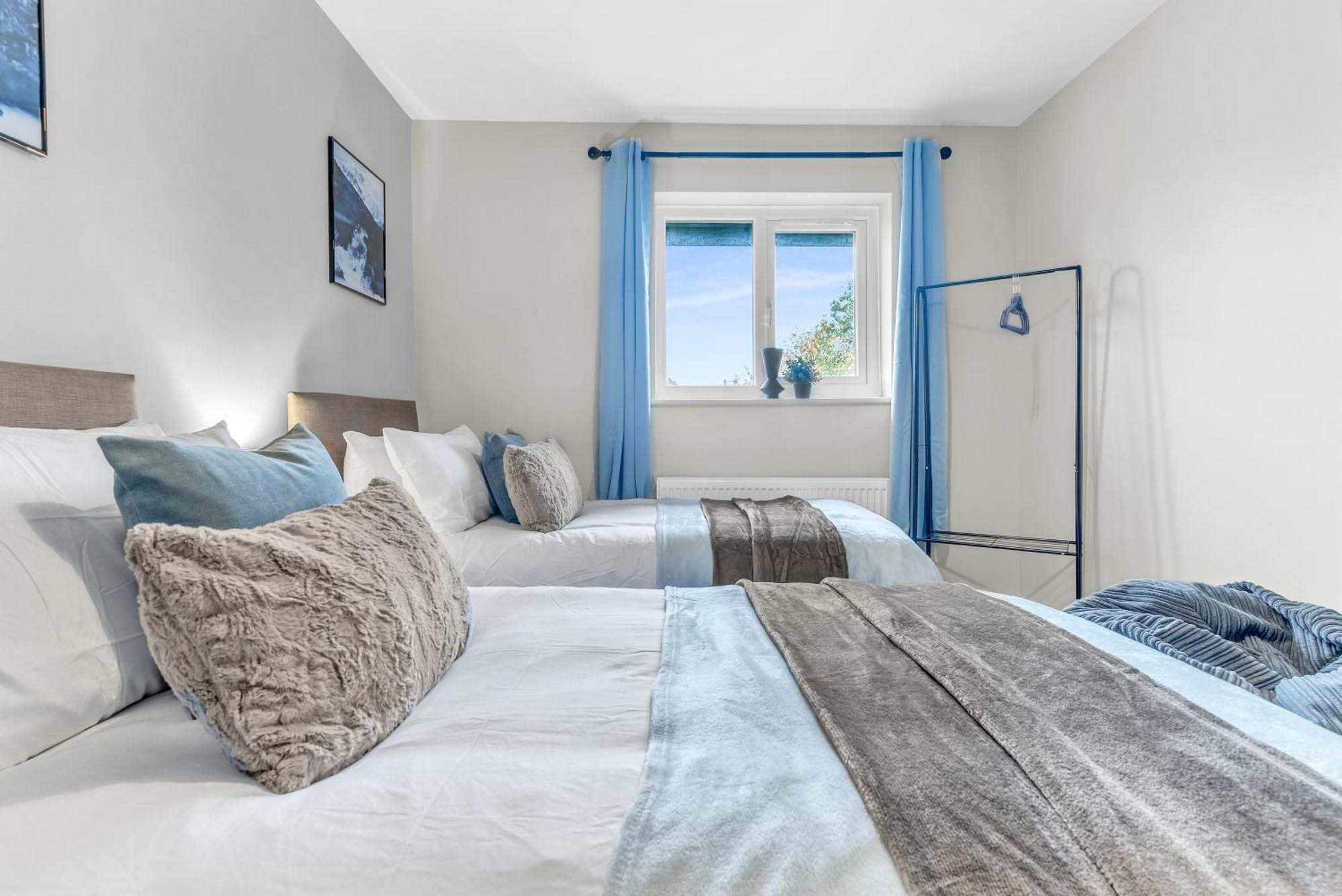 Mk 2-Bedroom Contractor'S Gem, 5 Beds, Sleeps 6, Free Parking Милтон-Кейнс Экстерьер фото